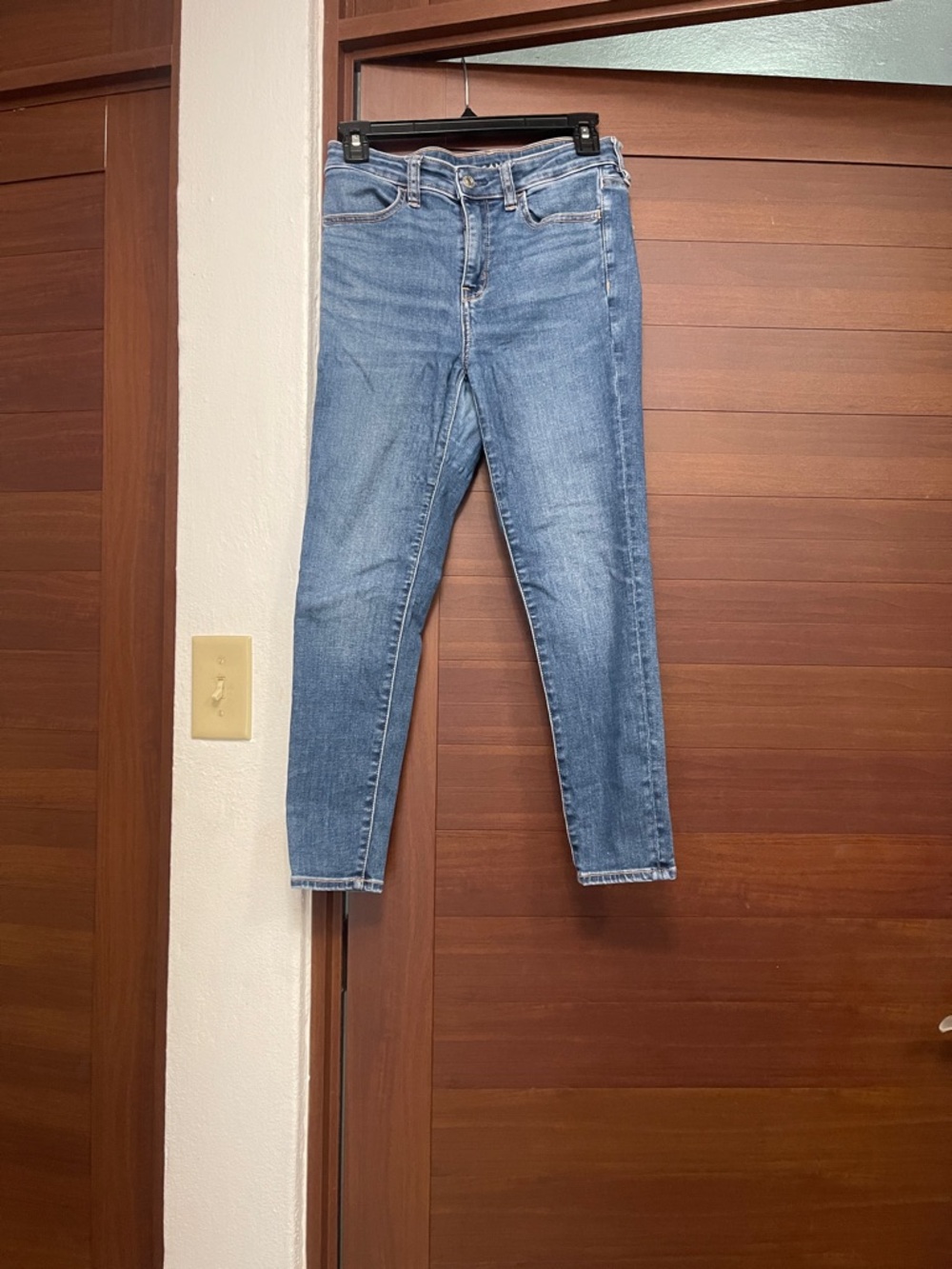 American Eagle Outfitters Light Blue High-Rise Skinny Jeans